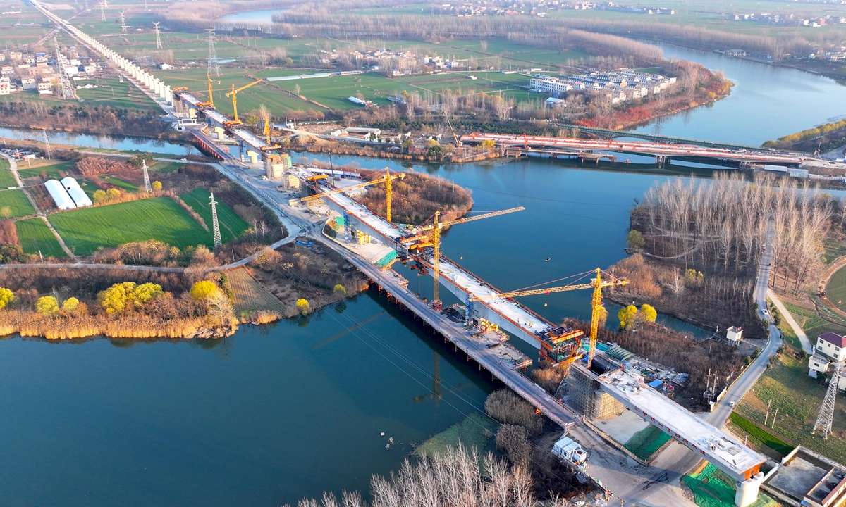 Construction of the Fuyang-Huaibei Railway is underway in Bozhou, East China’s Anhui Province, on December 16, 2024. Photo: VCG