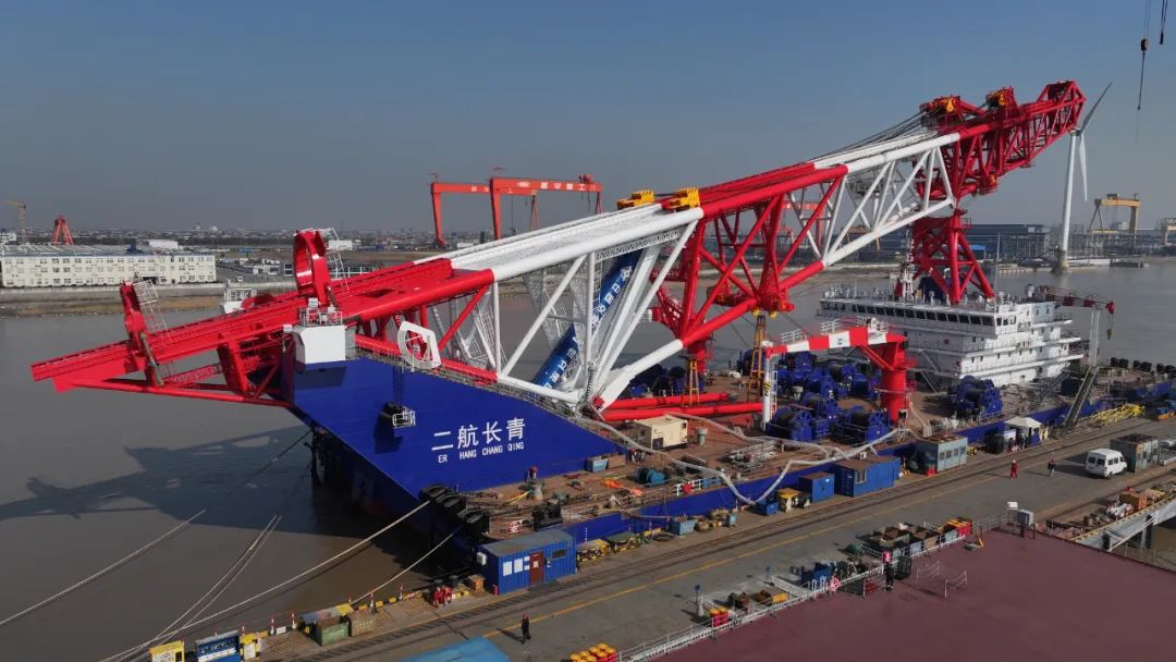 The <em>Erhang Changqing</em> pile-driving barge