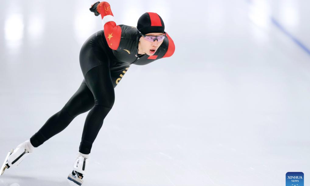 Yang Binyu of China competes during the women's 3000m final match of the speed skating event at the 9th Asian Winter Games in Harbin, northeast China's Heilongjiang Province, Feb. 10, 2025. (Xinhua/Wang Jianwei)