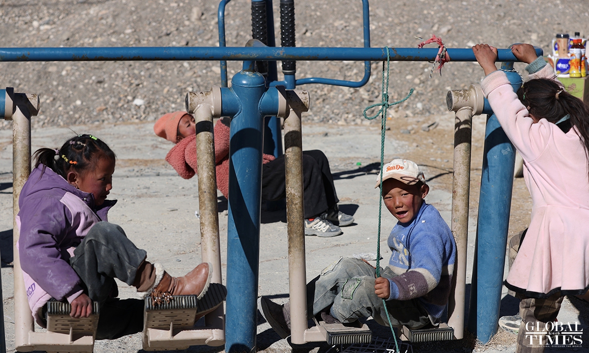 People who are affected by the 6.8-magnitude earthquake in the Tsogo Township of Dingri County, Southwest China's Xizang Autonomous Region. Photo: Cui Meng/GT