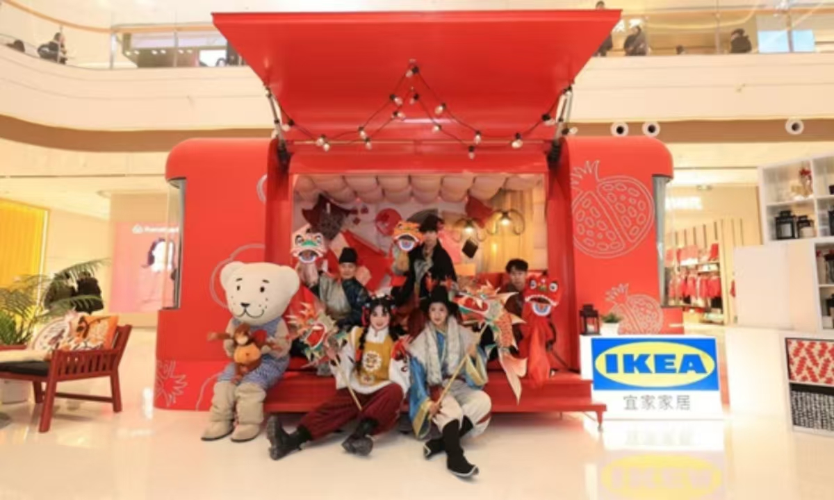 IKEA deploys small bus with festive decorations to send out Spring Festival blessings. Photo: Courtesy of IKEA