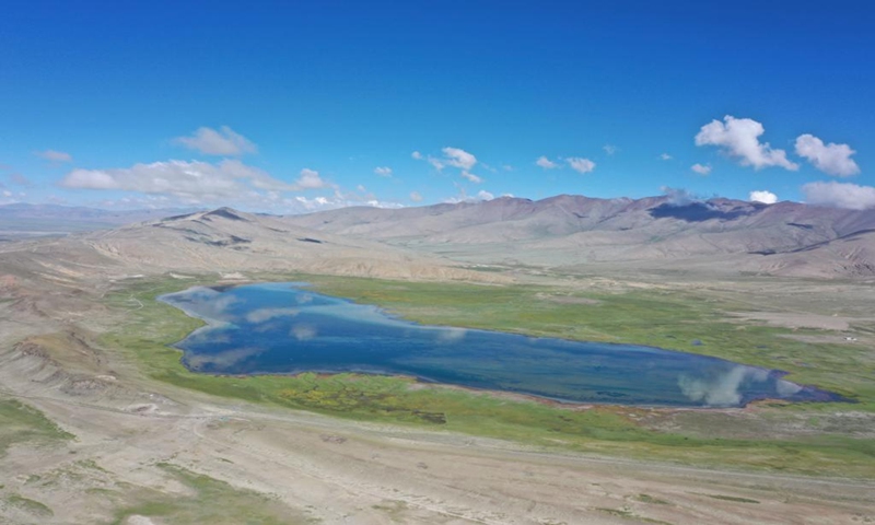 A Neolithic lakeside site in Southwest China's Xizang Autonomous Region. Photo : Courtesy of the Xinhua News Agency