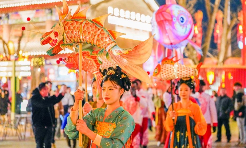 Festive atmosphere everywhere as Spring Festival comes