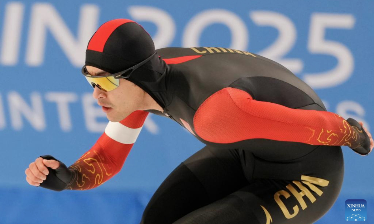 Ning Zhongyan of China competes during the men's 1000m final match of the speed skating event at the 9th Asian Winter Games in Harbin, northeast China's Heilongjiang Province, Feb. 11, 2025. (Xinhua/Chen Zhenhai)