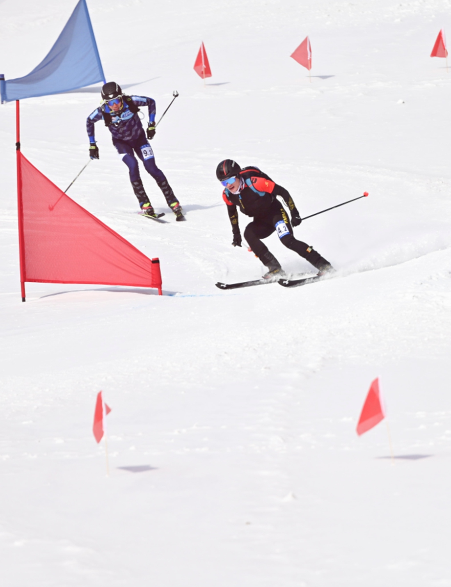 China's Liu Jianbin (right) competes in the ski mountaineering mixed relay final at the Harbin Asian Winter Games, on February 12, 2025. Photo: Courtesy of Harbin 2025 organizers