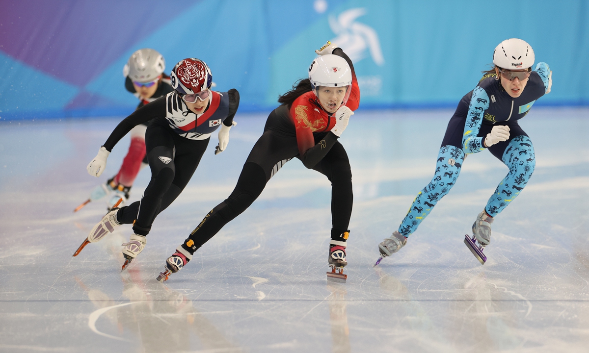 Athletes compete in the women's 3000-meter relay final at Harbin Asian Winter Games in Northeast China's Heilongjiang Province on February 9, 2025. Photo: Chen Tao/GT