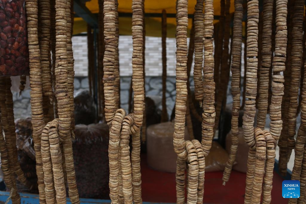 This photo taken on Feb. 18, 2025 shows dried figs at a market in Kabul, Afghanistan. Fig is one of the most popular products for export in Afghanistan. (Photo: Xinhua)