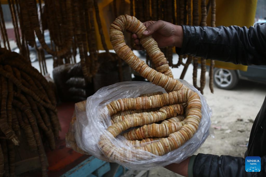 This photo taken on Feb. 18, 2025 shows dried figs at a market in Kabul, Afghanistan. Fig is one of the most popular products for export in Afghanistan. (Photo: Xinhua)