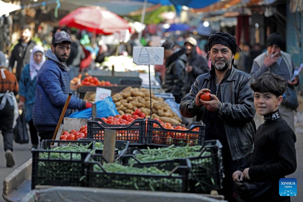 A vegetable seller prepares for Ramadan in Beirut, Lebanon, on Feb. 27, 2025. (Photo: Xinhua)