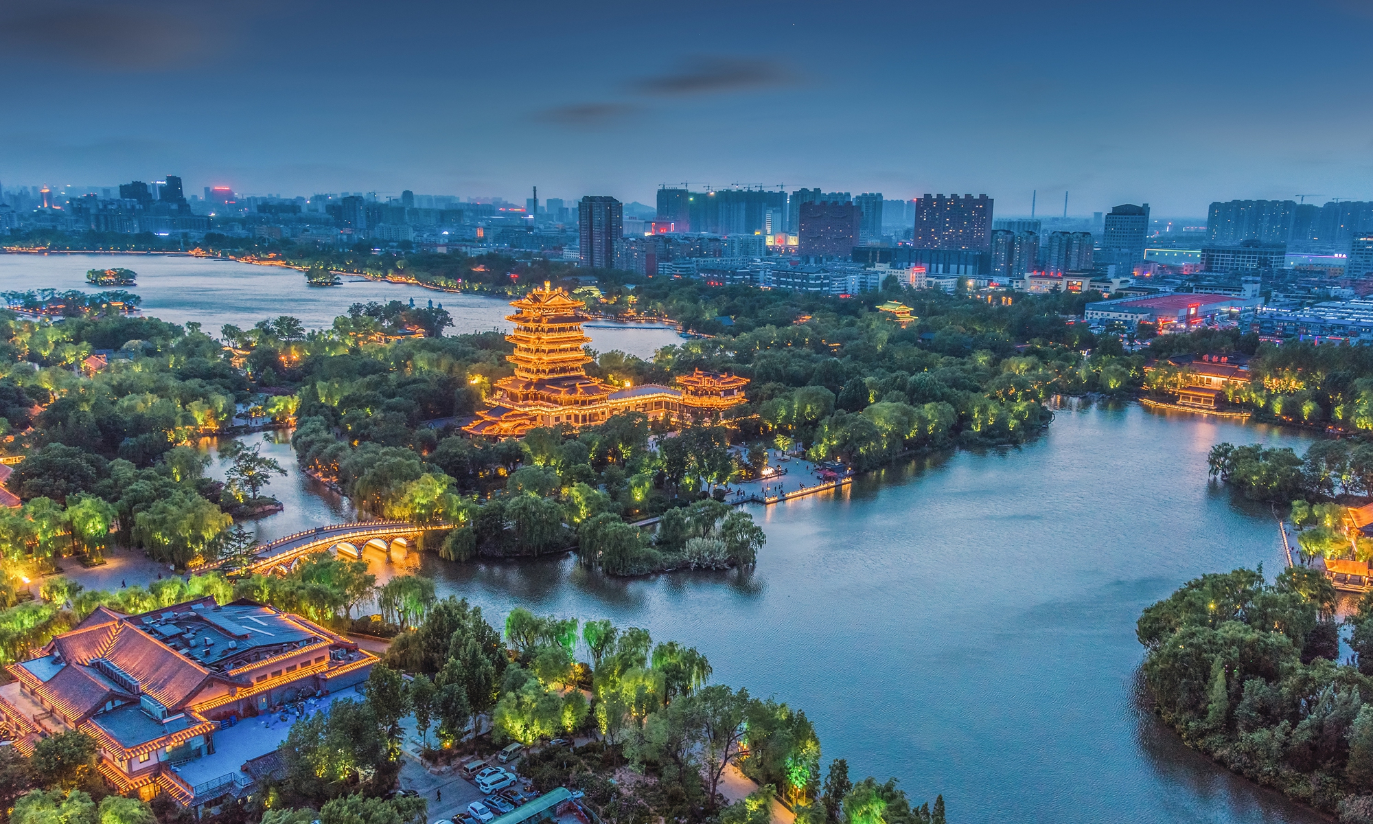 Foto de Dam Lakes en Jinan, la capital de Chandon, Capital del Este de China: VCG