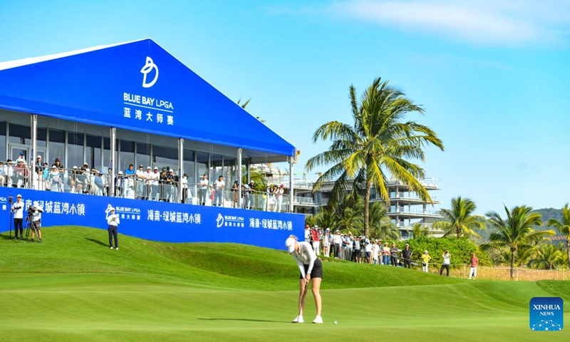 Cassie Porter of Australia plays a shot during the third round of the Blue Bay LPGA golf tournament in Lingshui, south China's Hainan Province, March 8, 2025. Photo: Xinhua